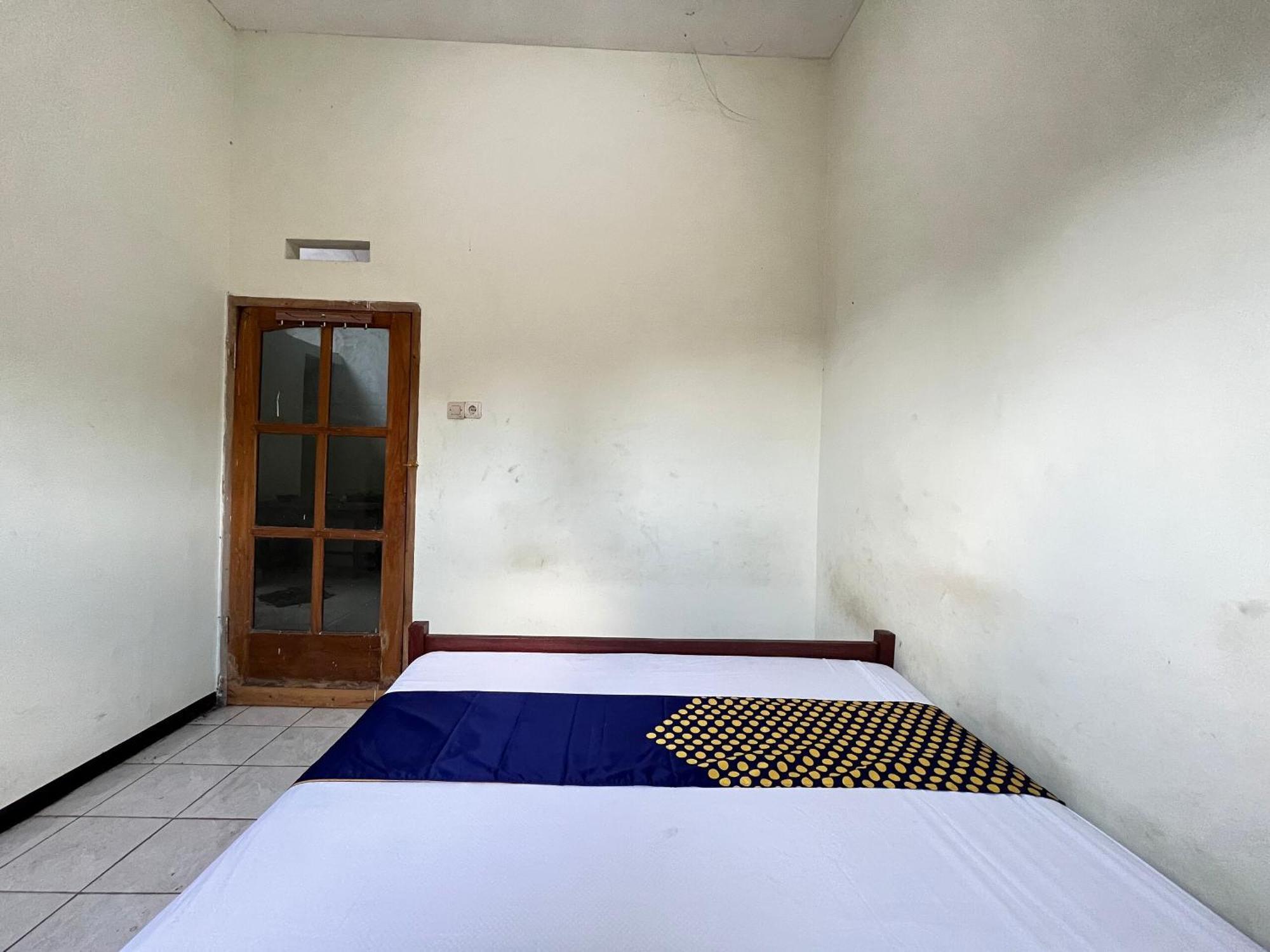 Hotel Spot On 93423 Kost Berkah Near Kebun Teh Wonosari Lawang Exterior foto